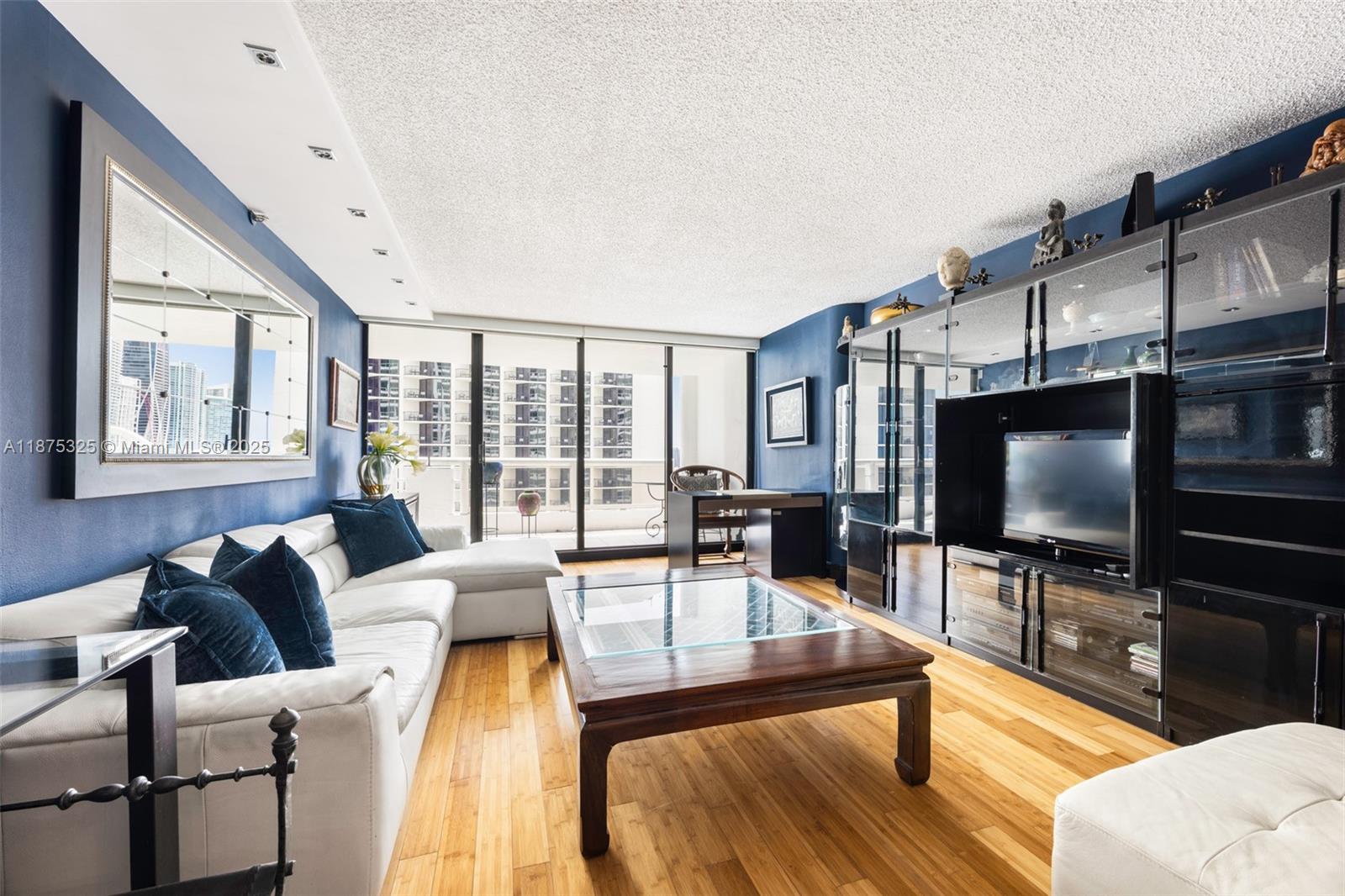 1717 N Bayshore Dr # 3042 Unit: A-3042