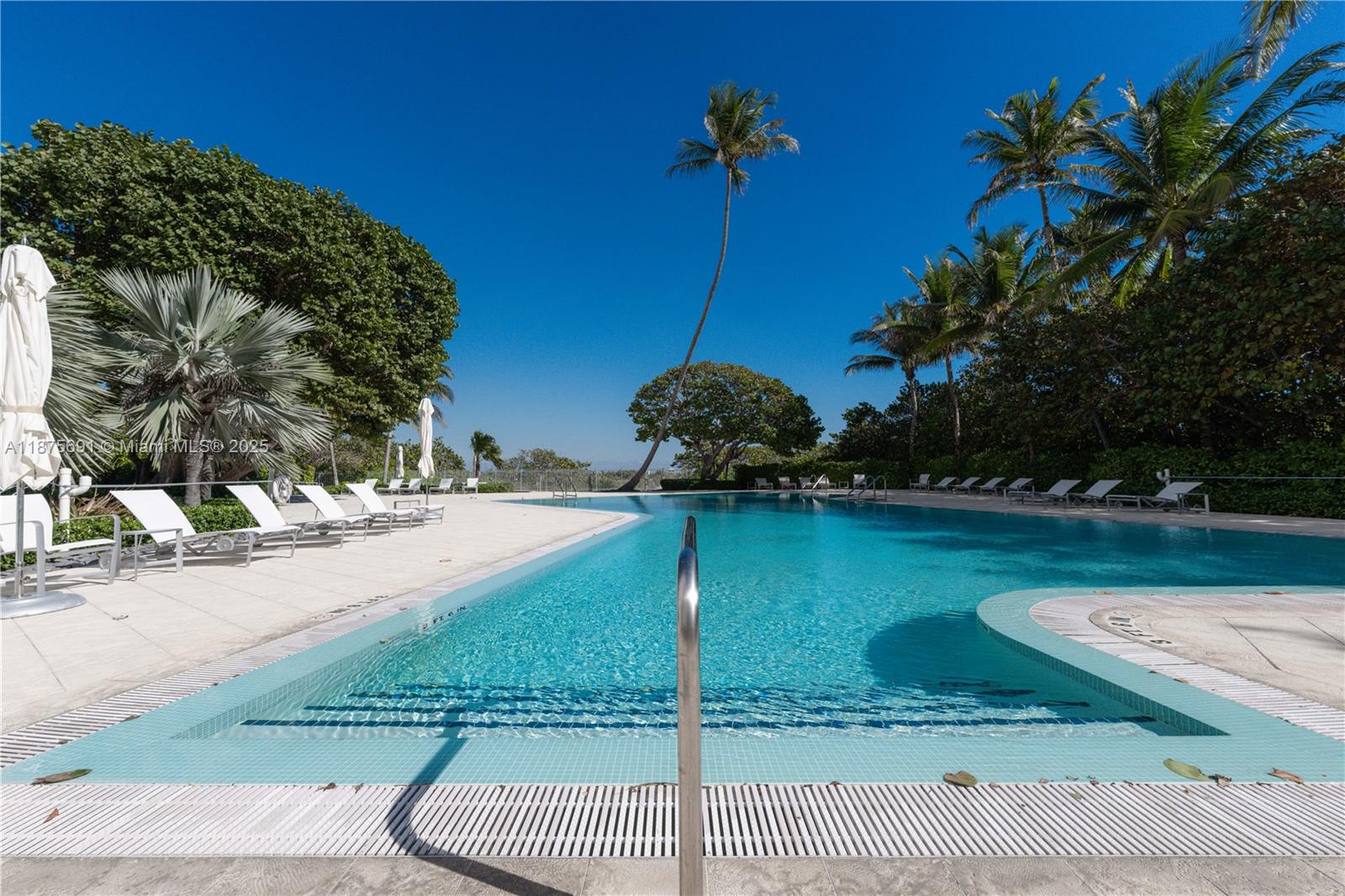 200 Ocean Lane Dr # 703