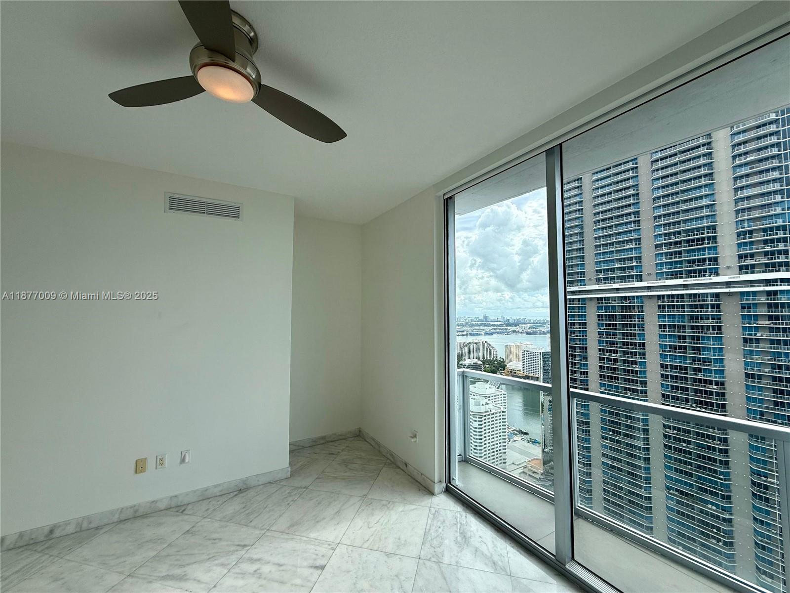 1060 Brickell Ave # 4305