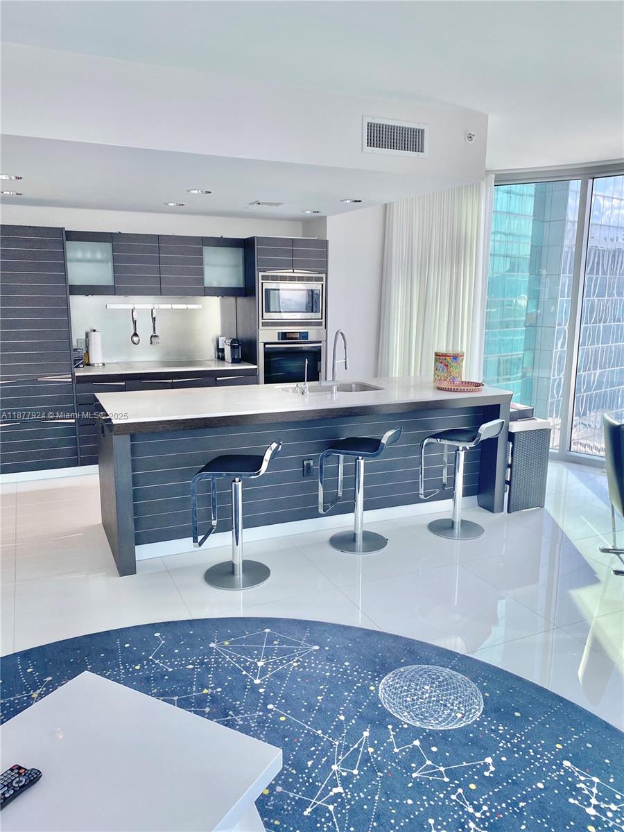 200 Biscayne Boulevard Way # 3801