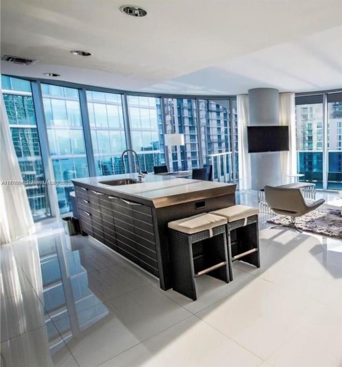 200 Biscayne Boulevard Way # 3801