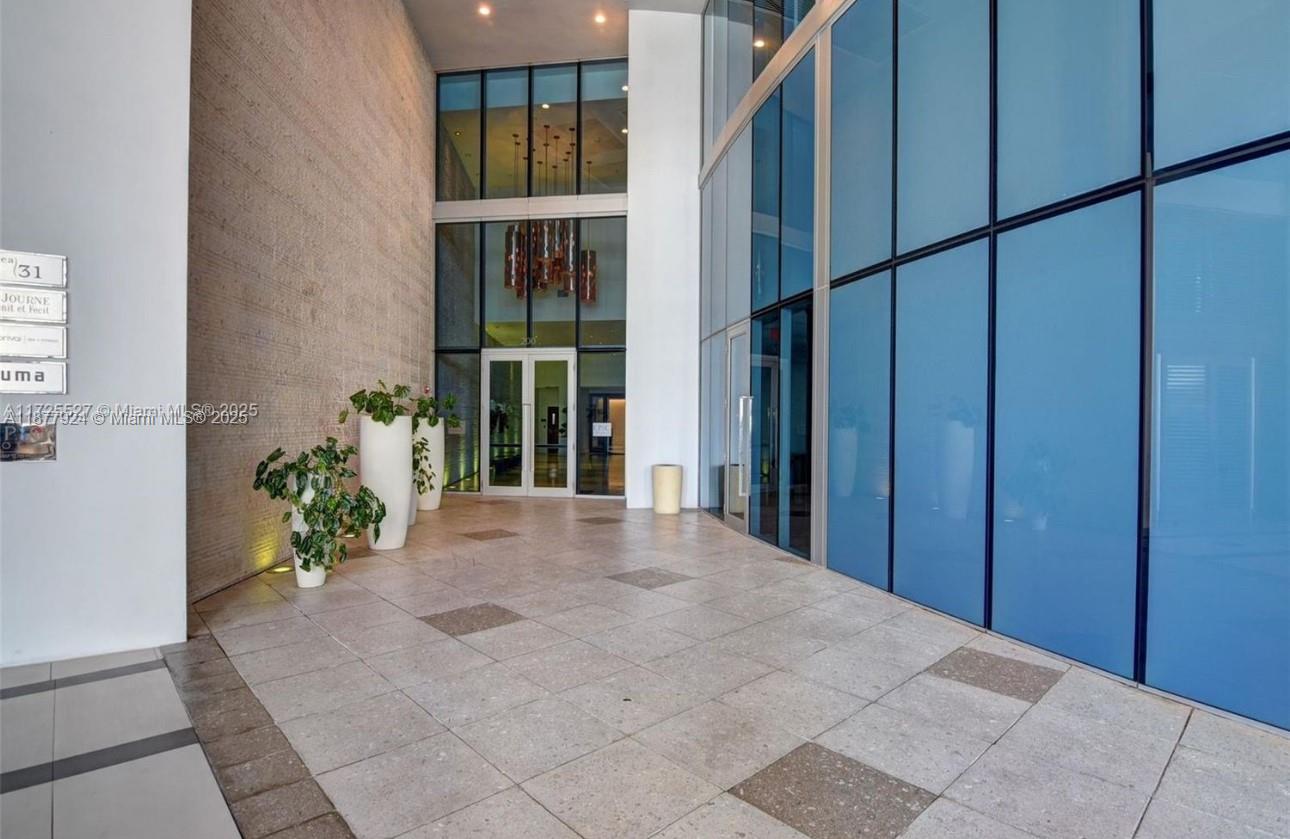 200 Biscayne Boulevard Way # 3801