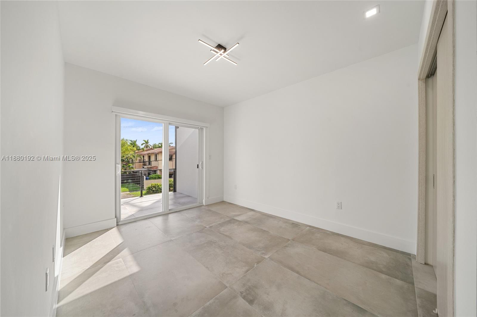 3431 SW 16th Ter # 3431