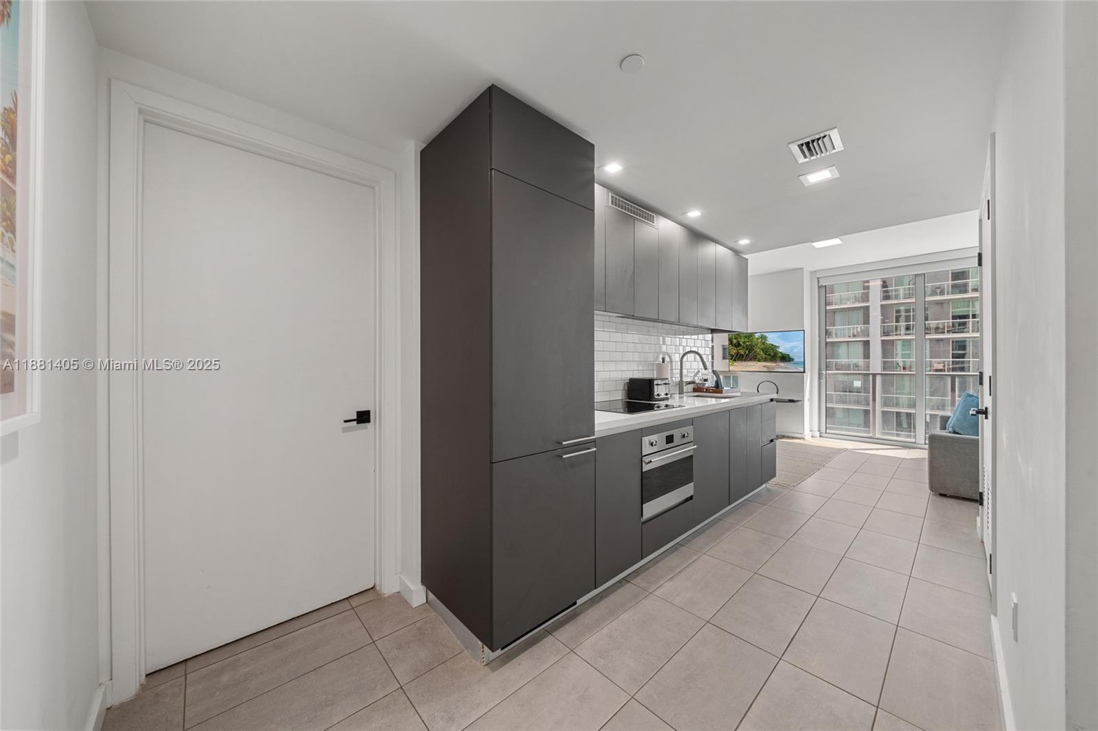 227 NE 2nd St # 1911