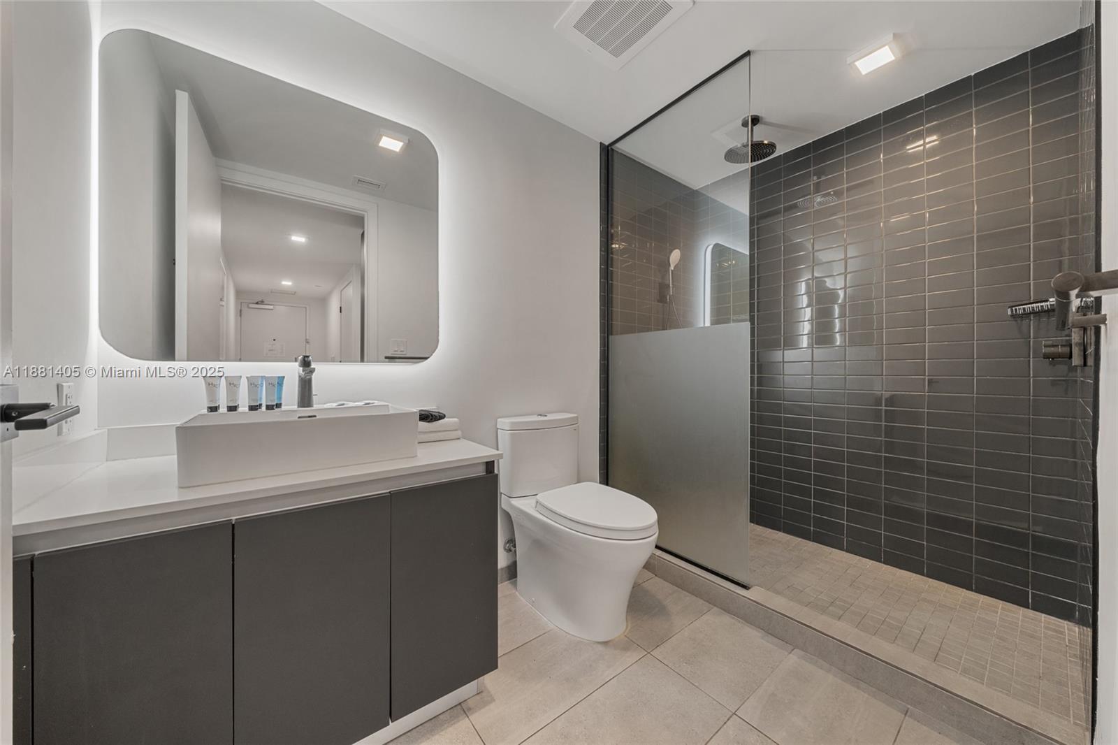 227 NE 2nd St # 1911