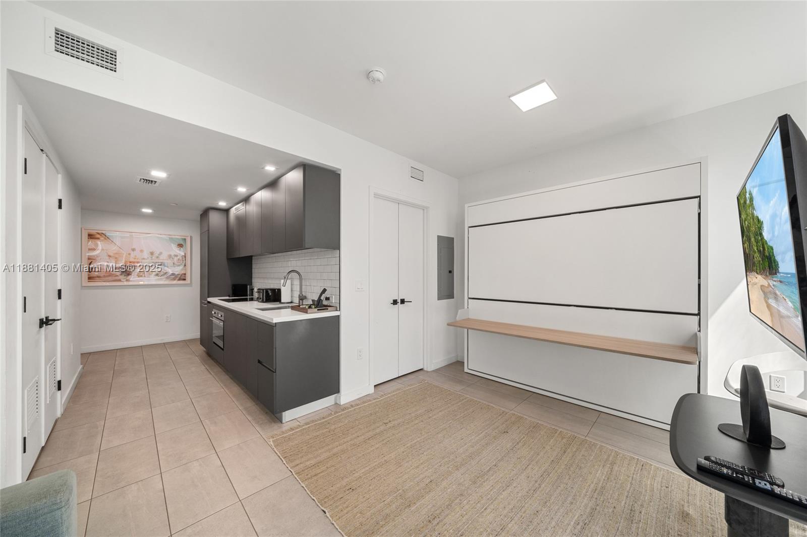 227 NE 2nd St # 1911