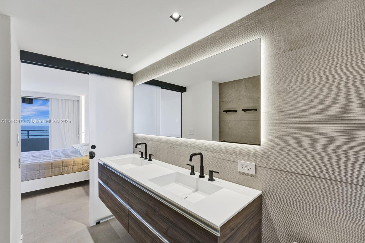 5555 Collins Ave # 6H