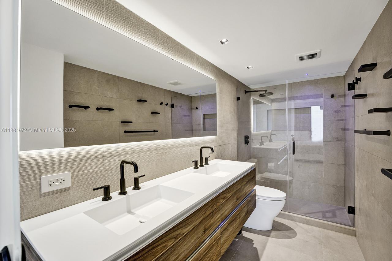 5555 Collins Ave # 6H