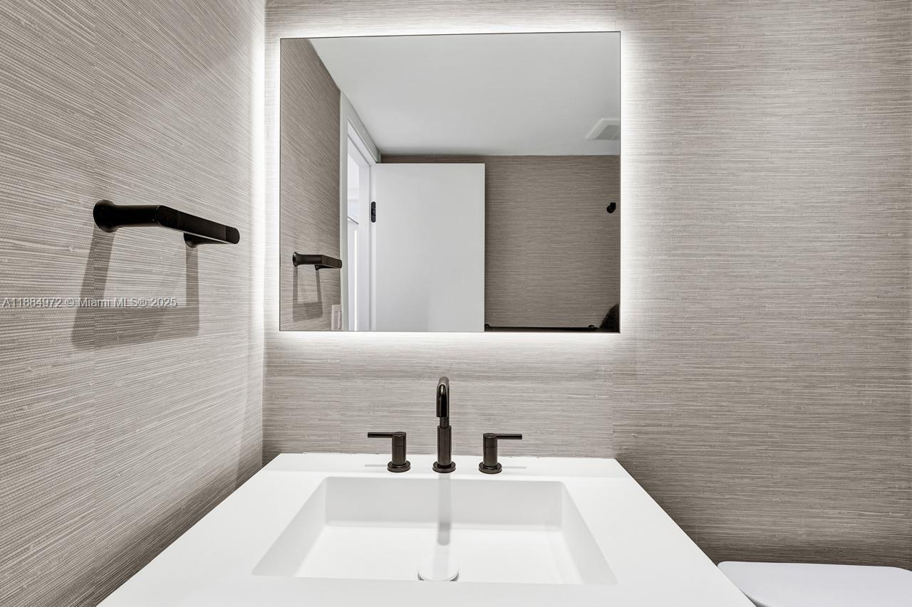 5555 Collins Ave # 6H