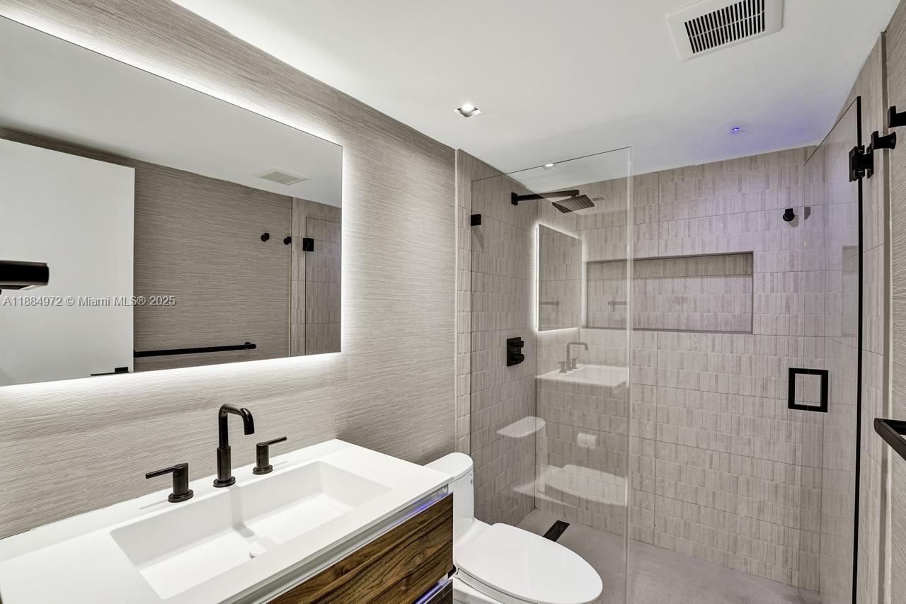 5555 Collins Ave # 6H