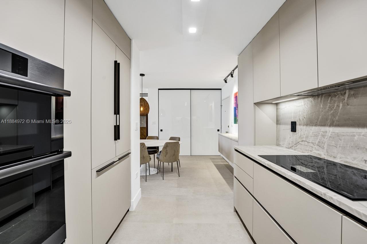 5555 Collins Ave # 6H