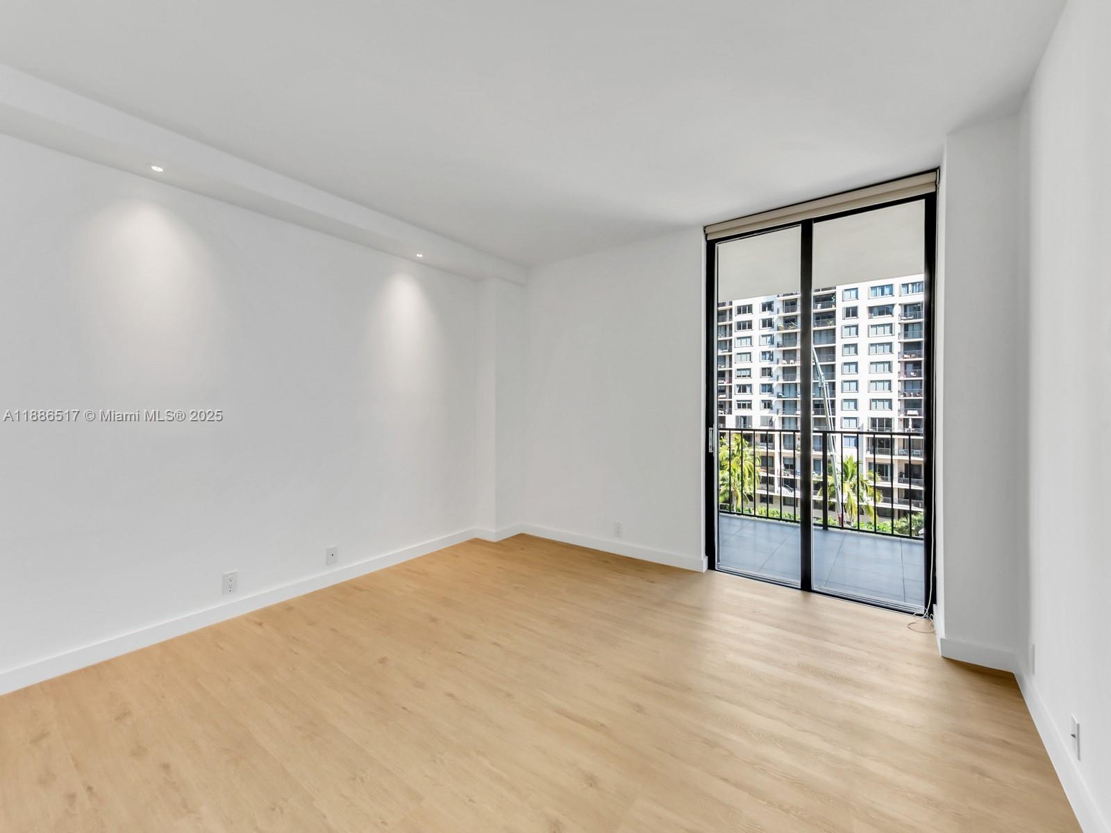 520 Brickell Key Dr # A806