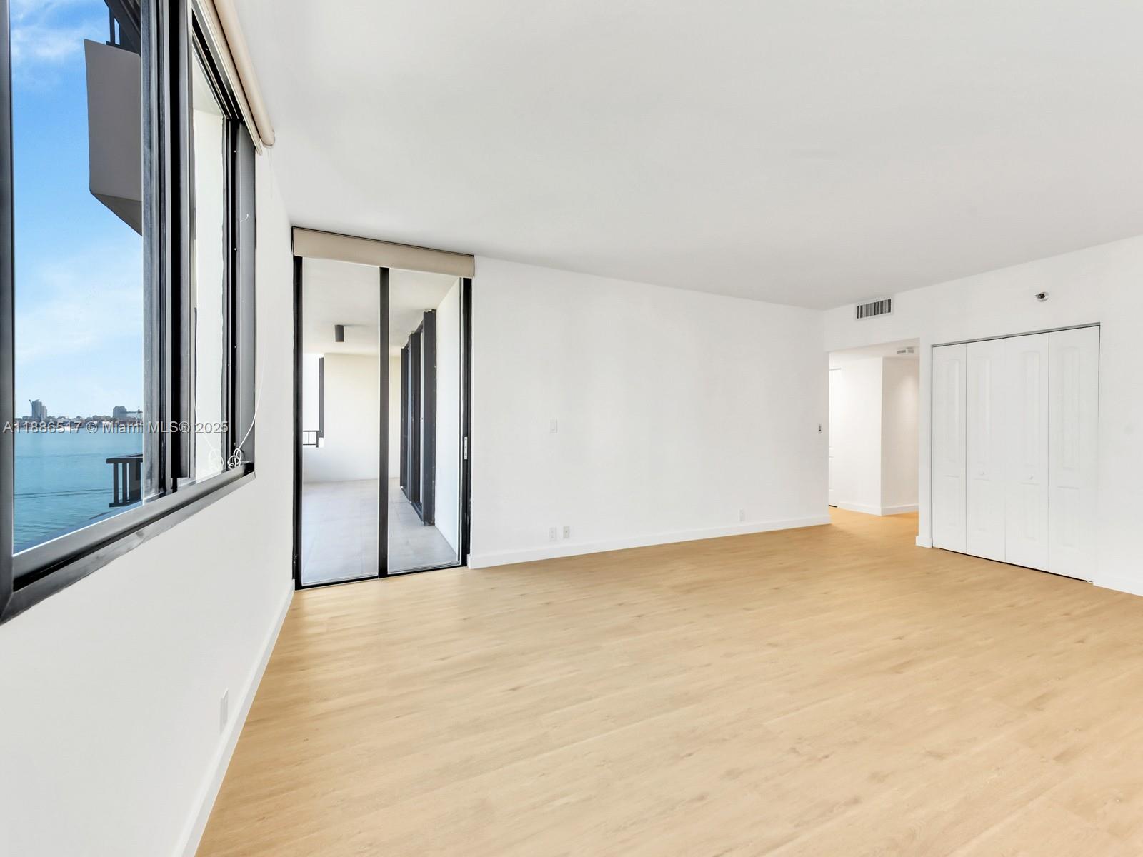 520 Brickell Key Dr # A806