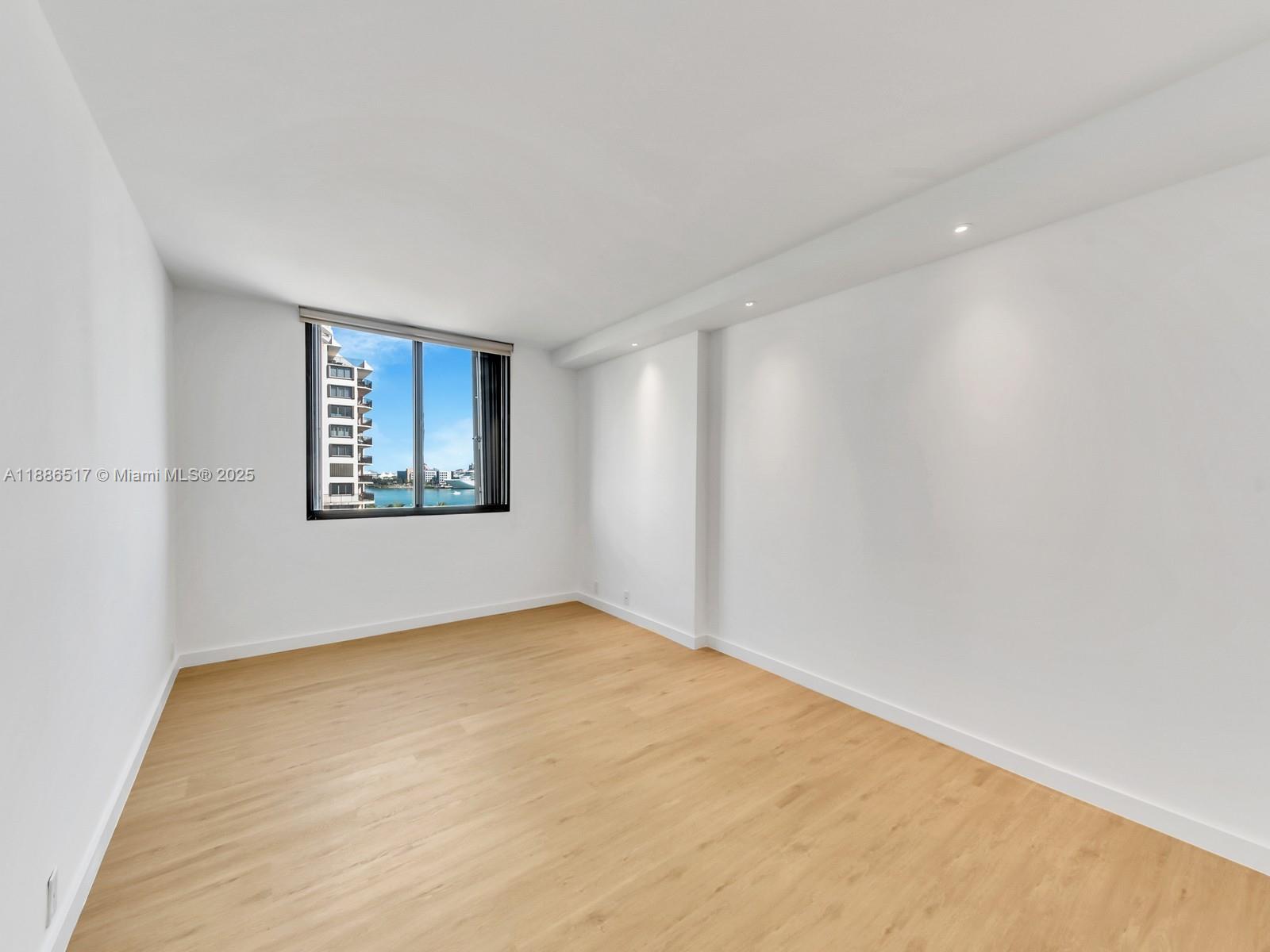 520 Brickell Key Dr # A806