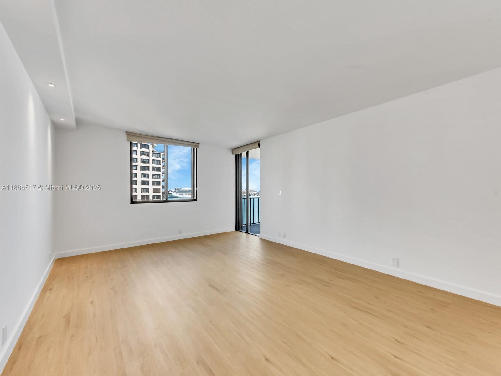 520 Brickell Key Dr # A806