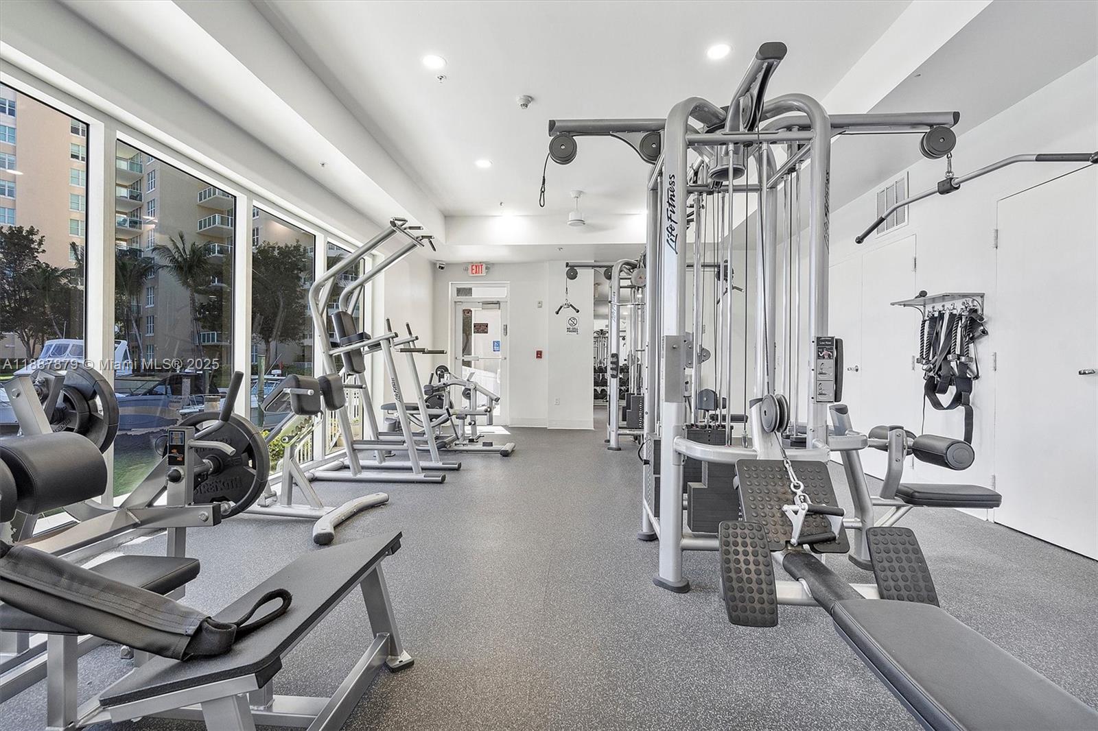 3340 NE 190th St # 1808