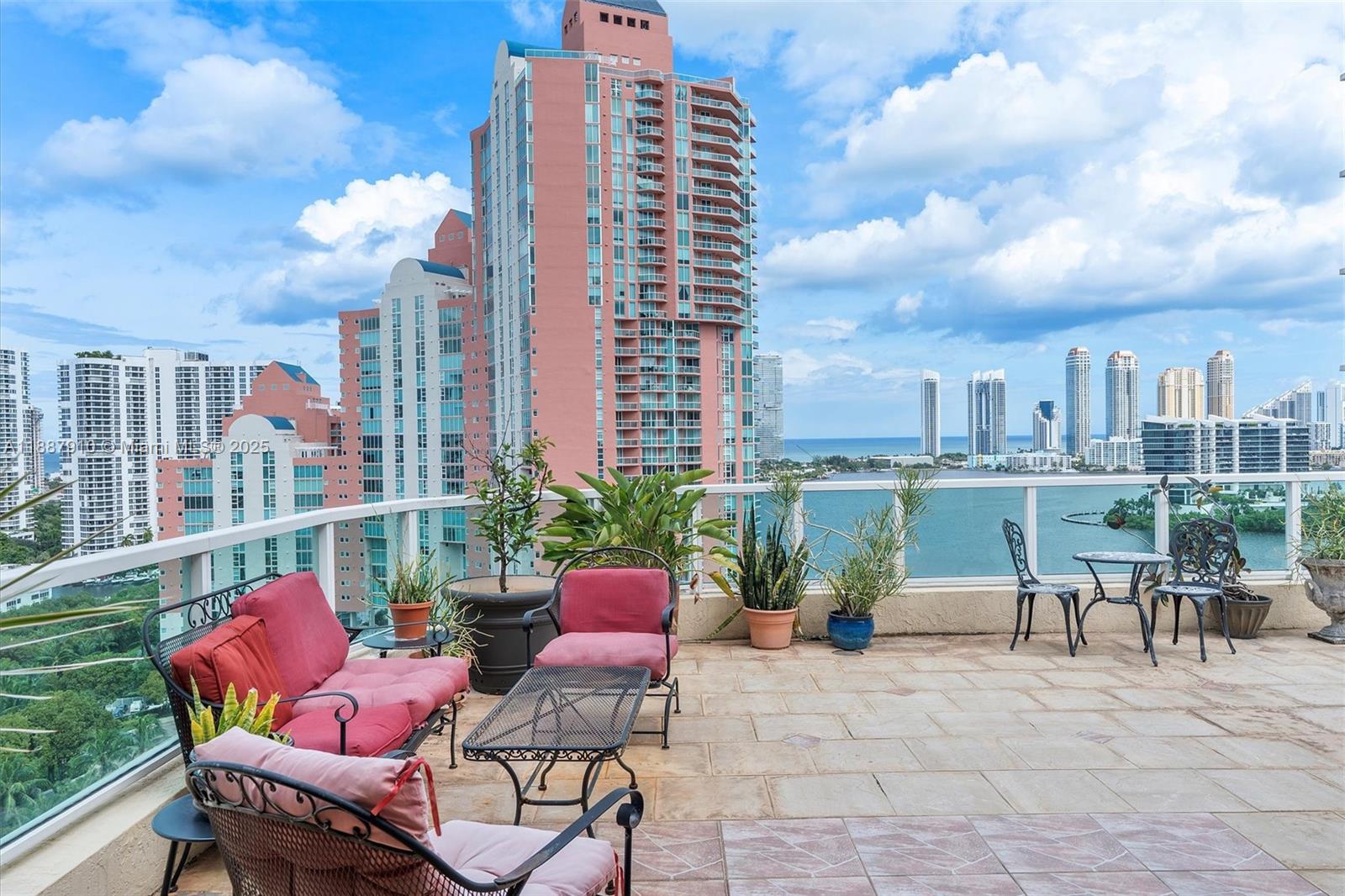 3340 NE 190th St # 1808