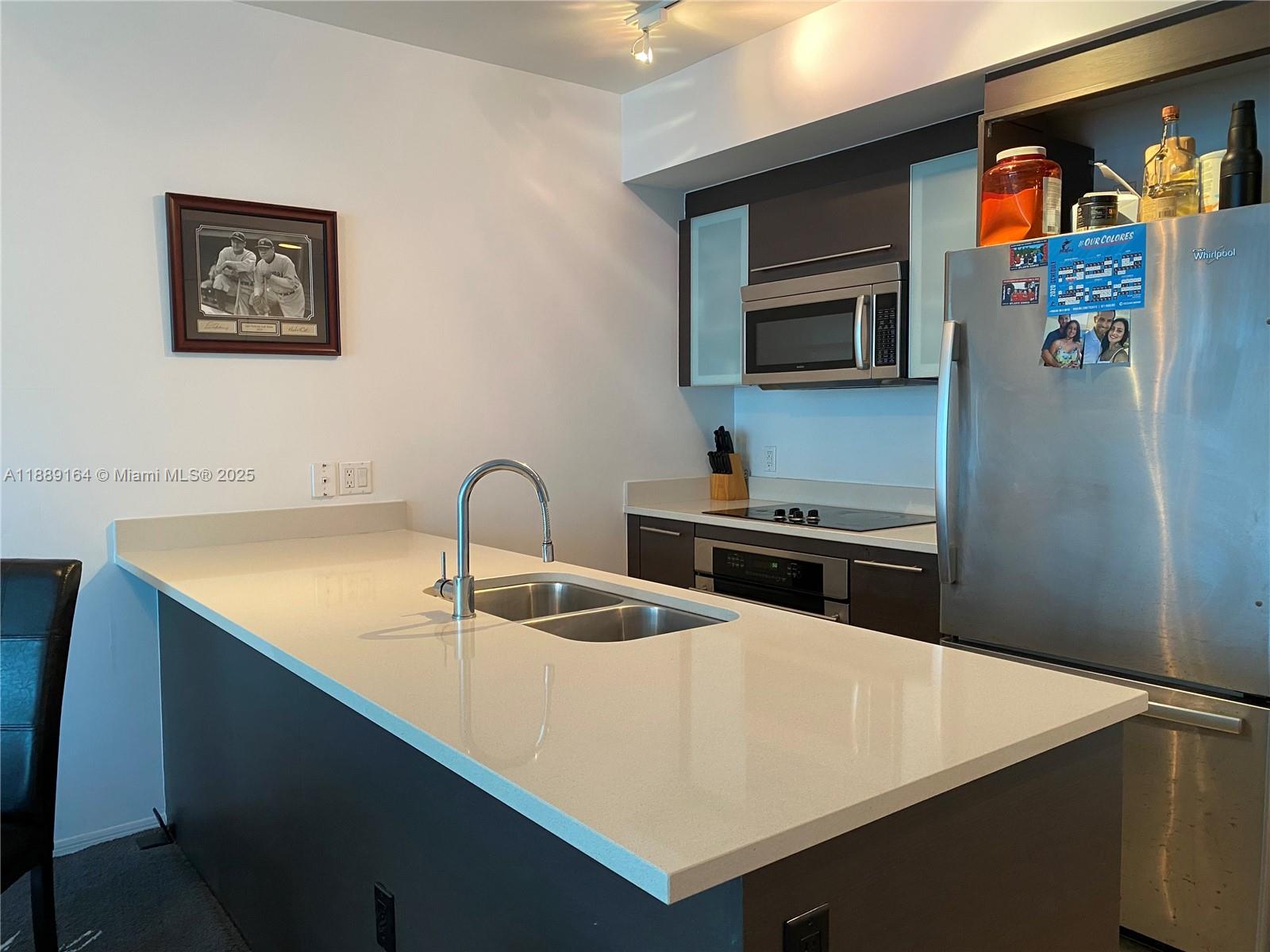 500 Brickell Ave # 1908