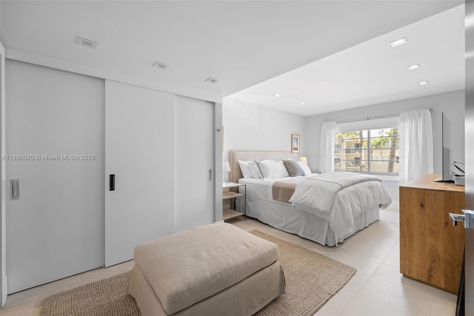 1450 Lincoln Rd # 304