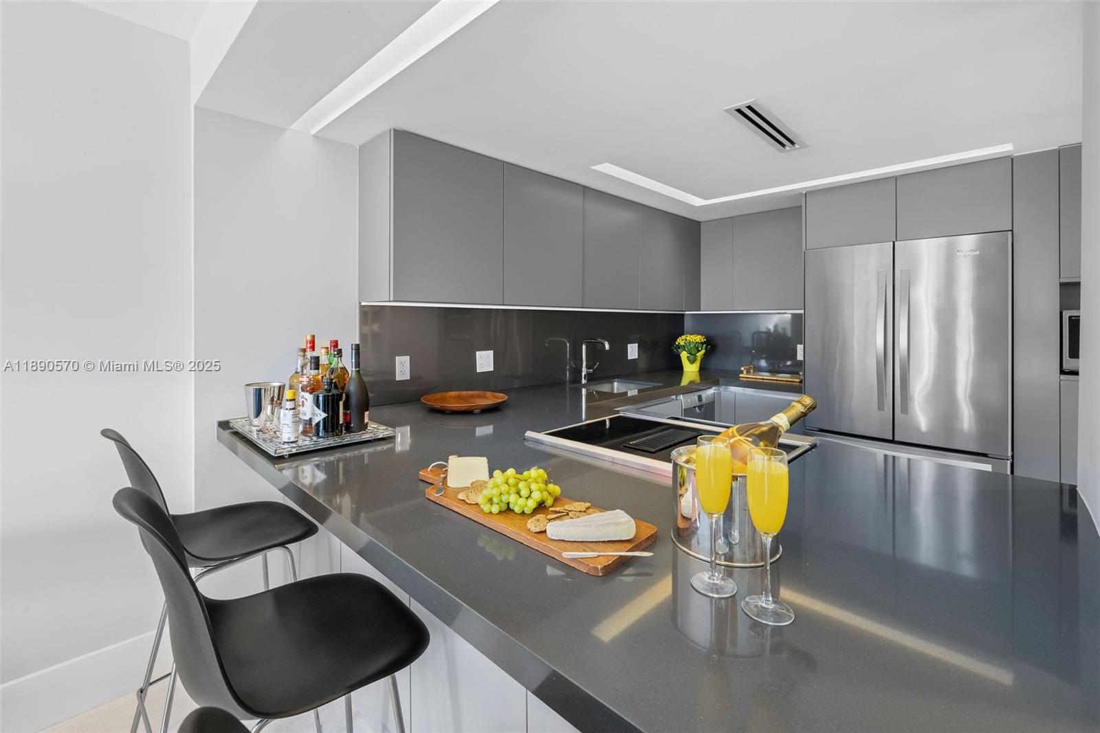 1450 Lincoln Rd # 304