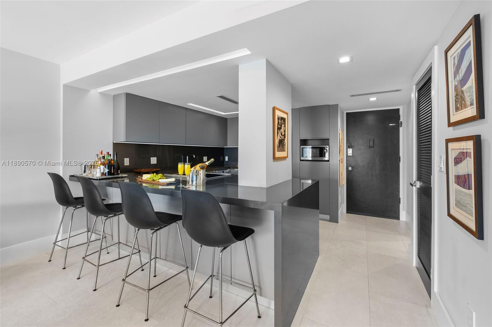 1450 Lincoln Rd # 304