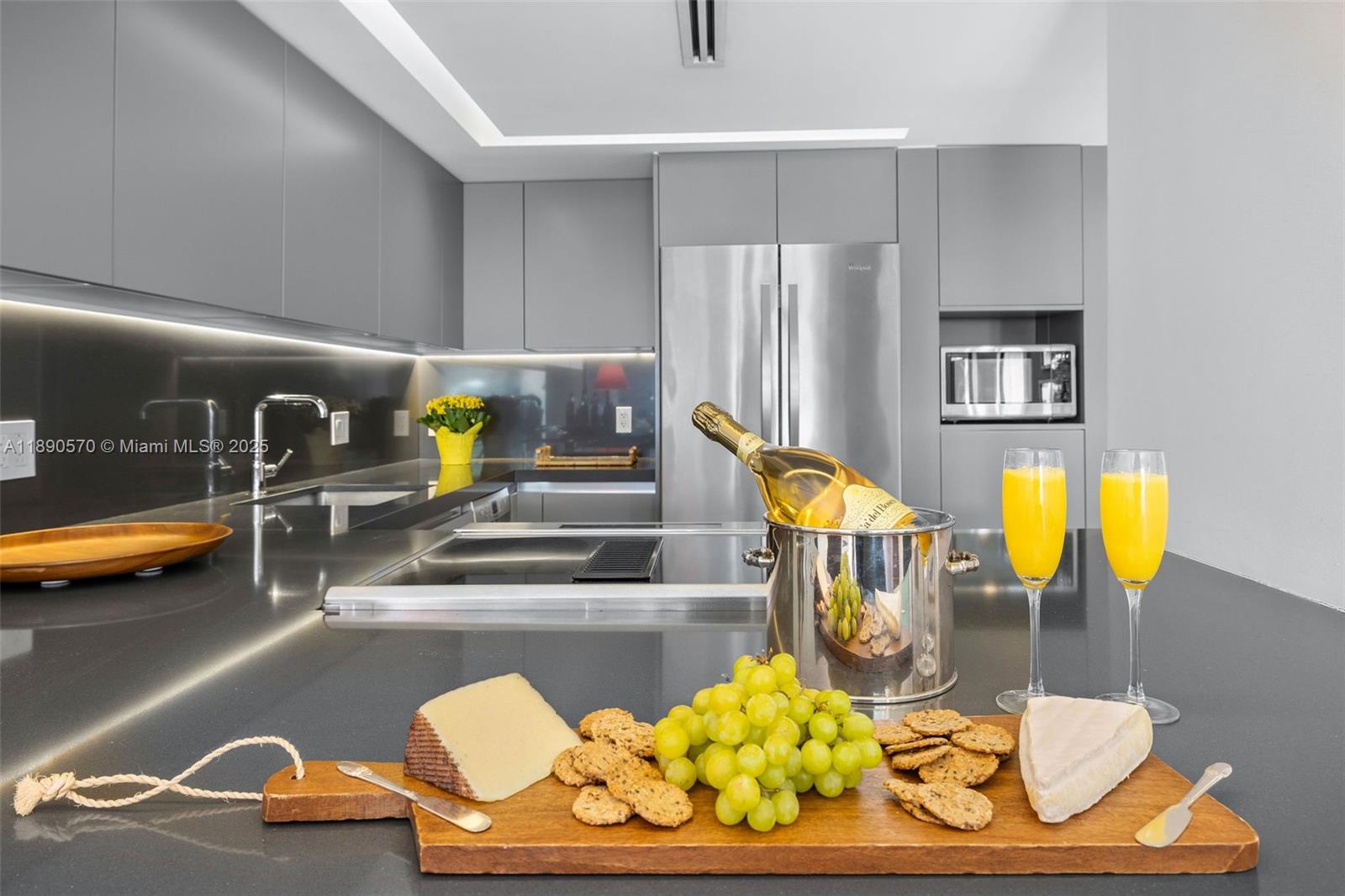 1450 Lincoln Rd # 304