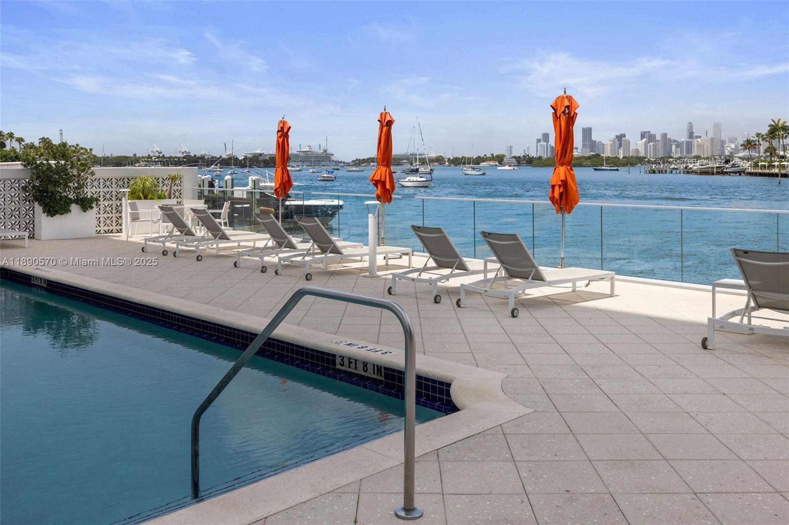 1450 Lincoln Rd # 304