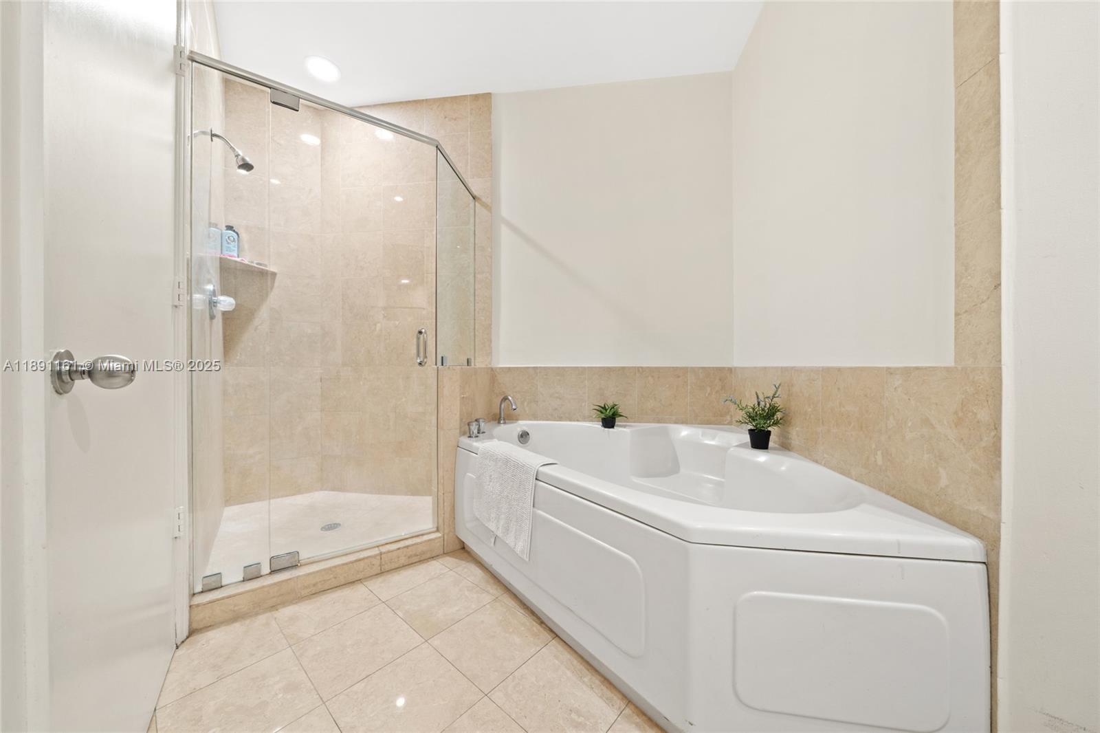 848 Brickell Key Dr # 201, Miami Unit: 201