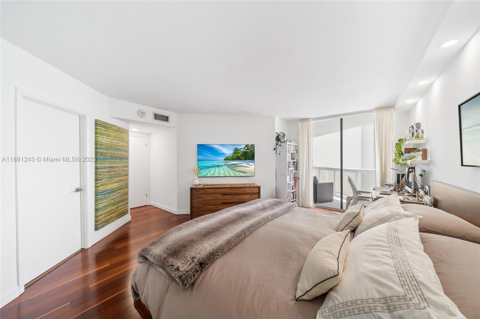 20185 E Country Club Dr # 1402