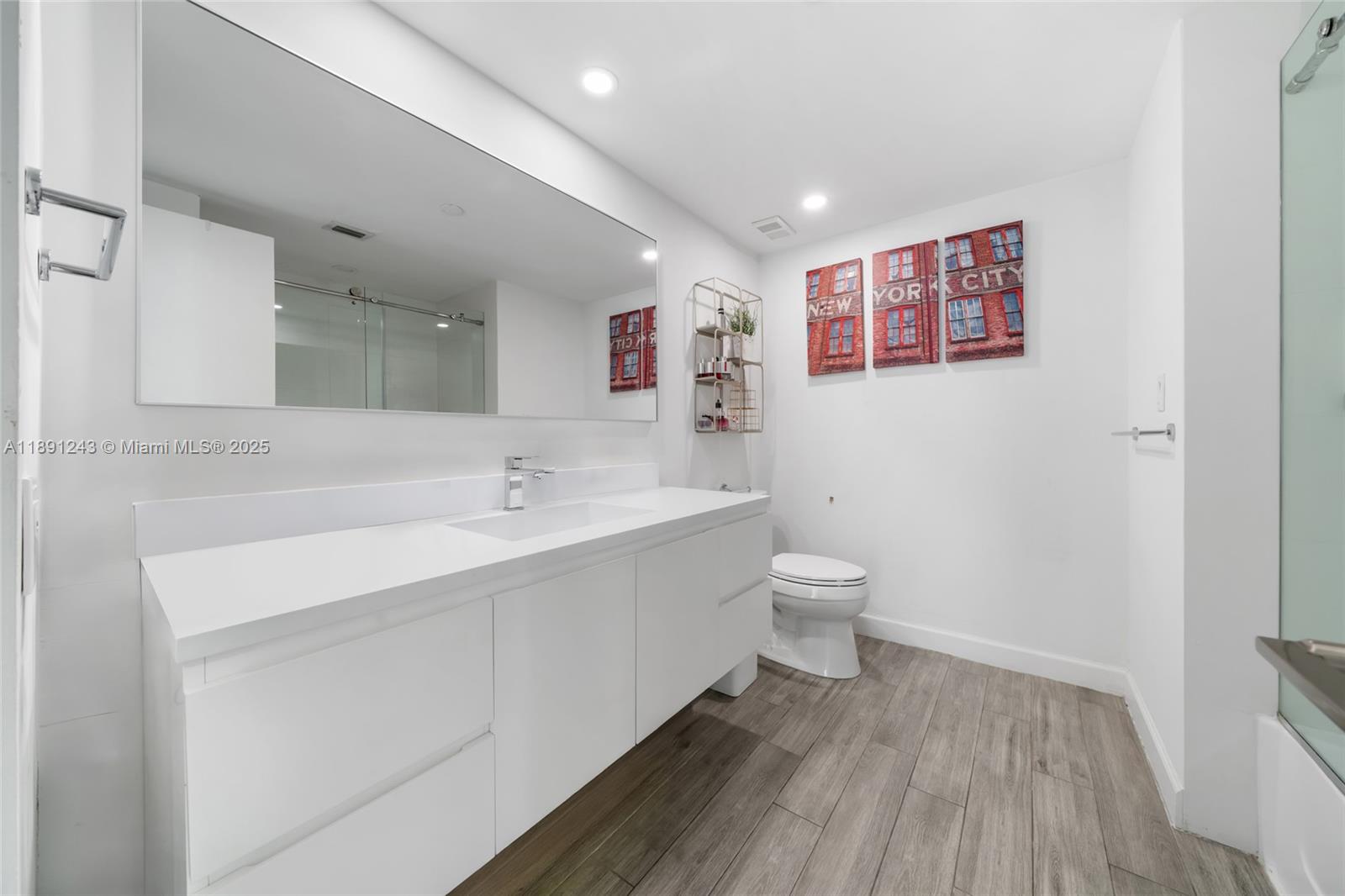 20185 E Country Club Dr # 1402