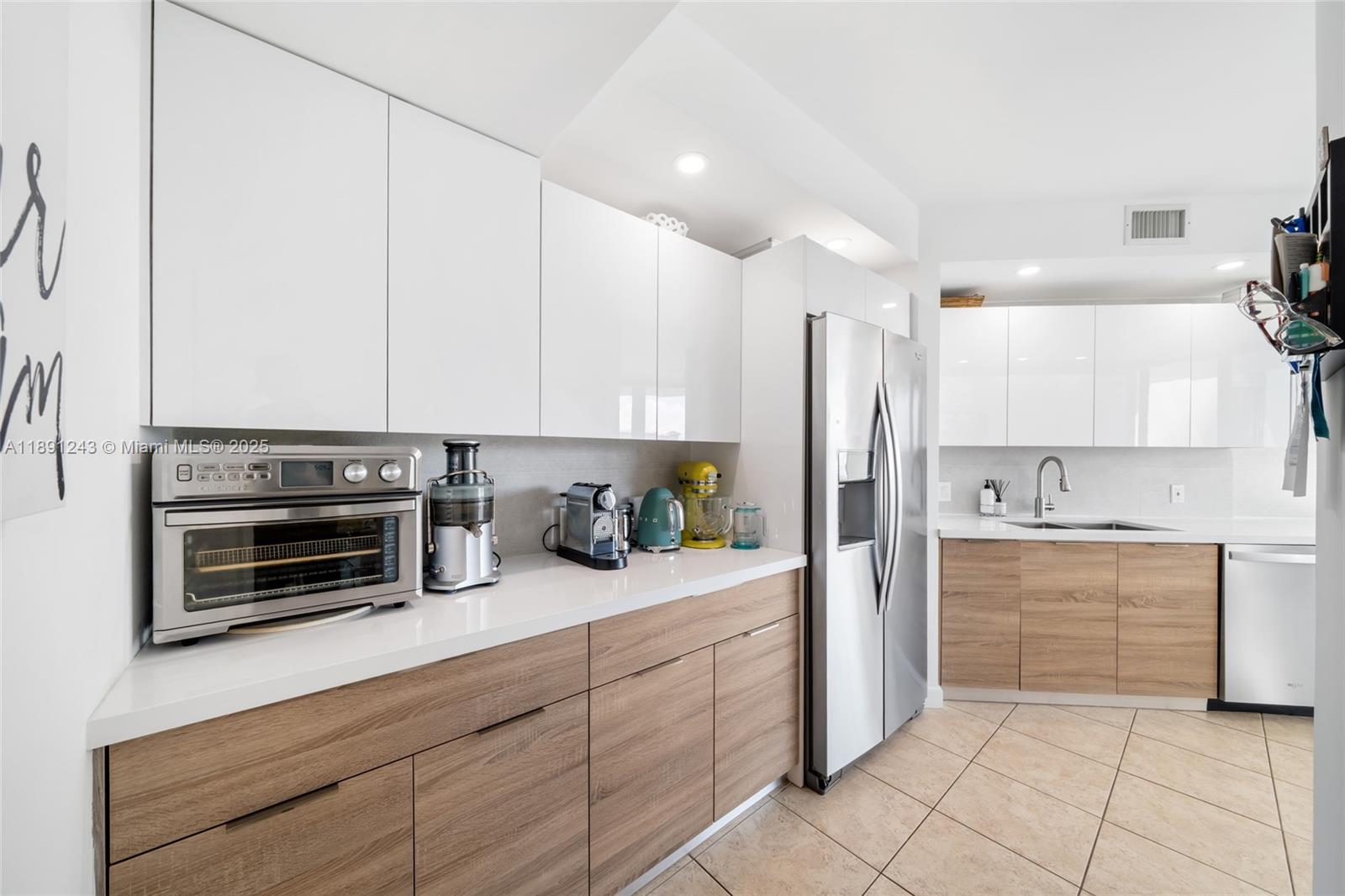 20185 E Country Club Dr # 1402