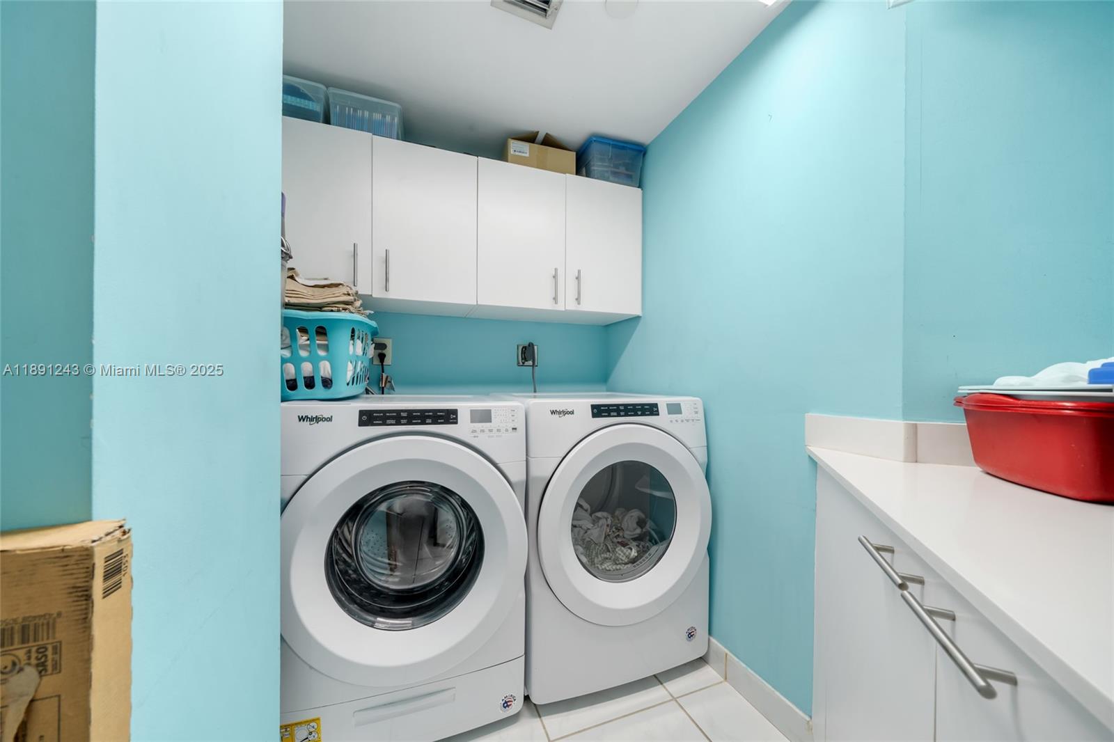 20185 E Country Club Dr # 1402