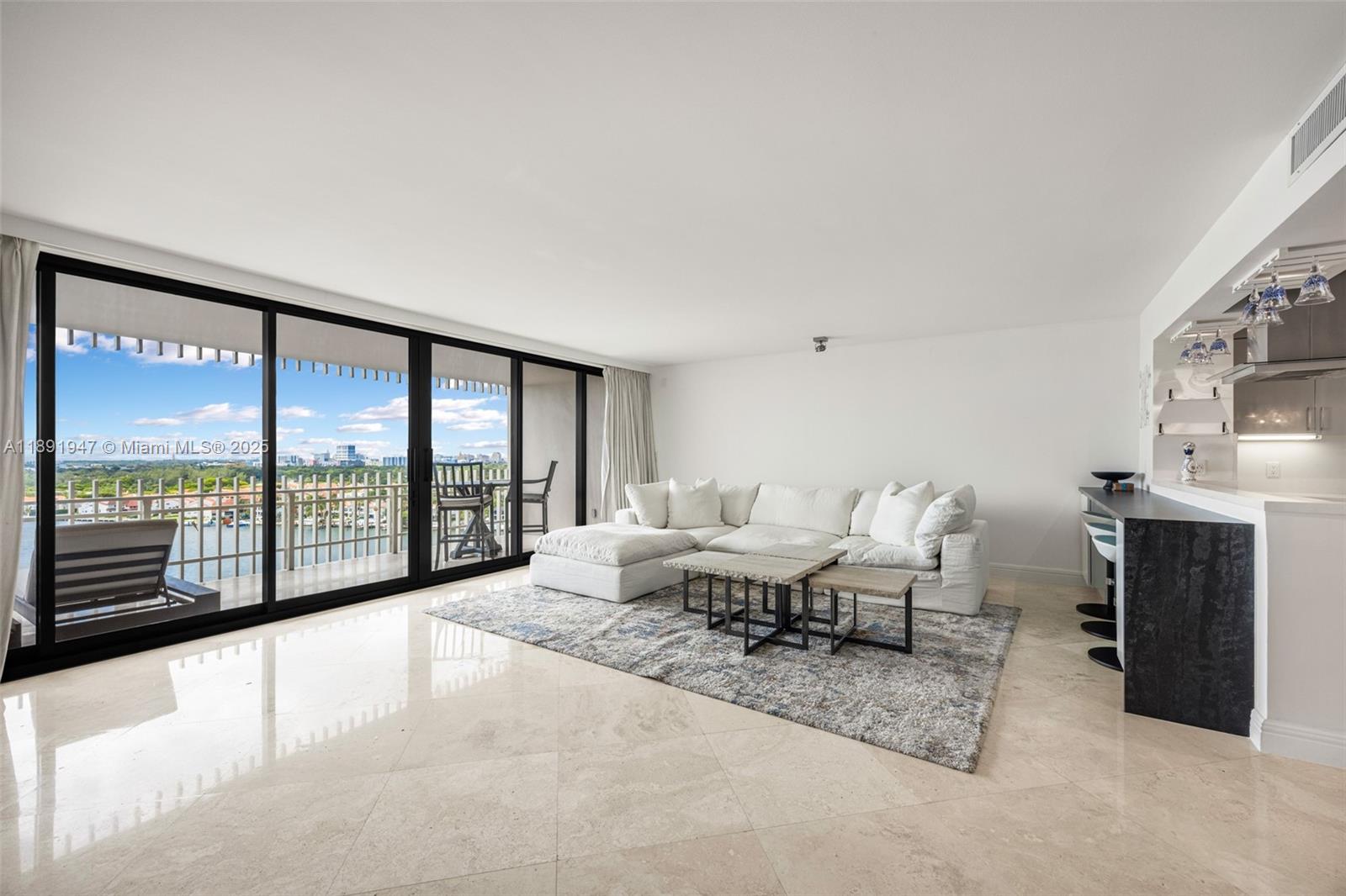 1 Grove Isle Dr # A1508