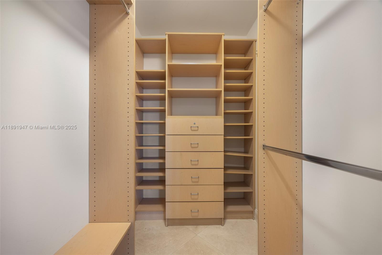 1 Grove Isle Dr # A1508