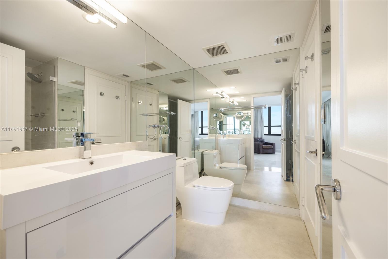 1 Grove Isle Dr # A1508