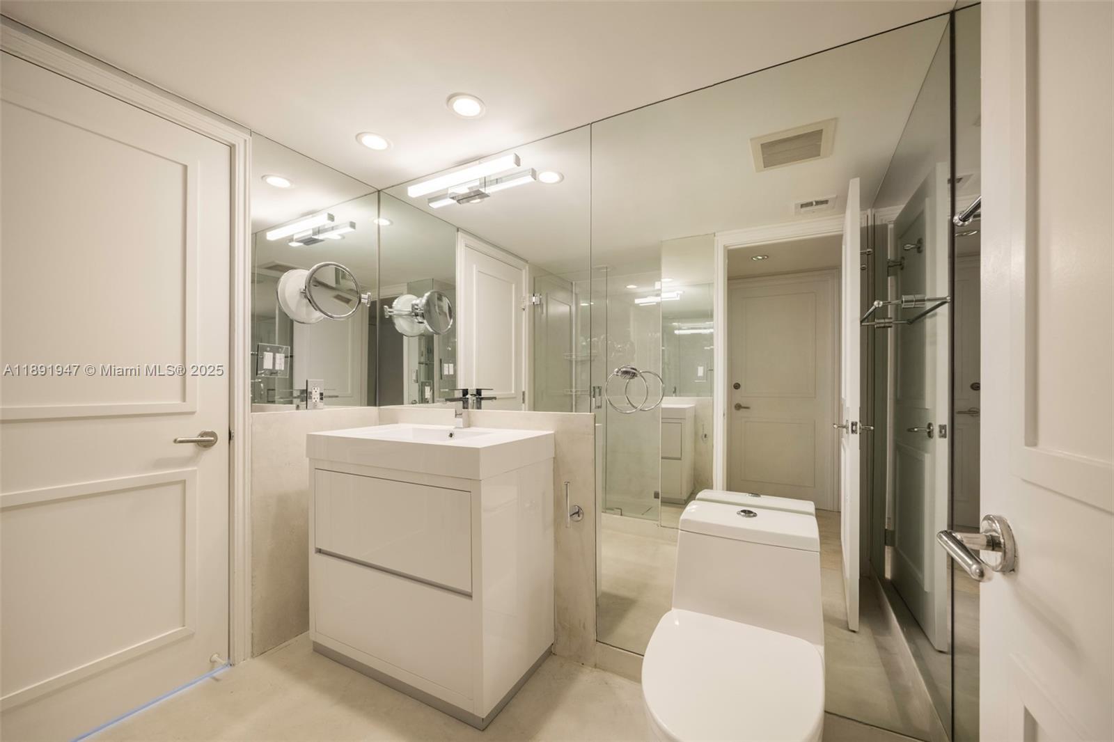 1 Grove Isle Dr # A1508