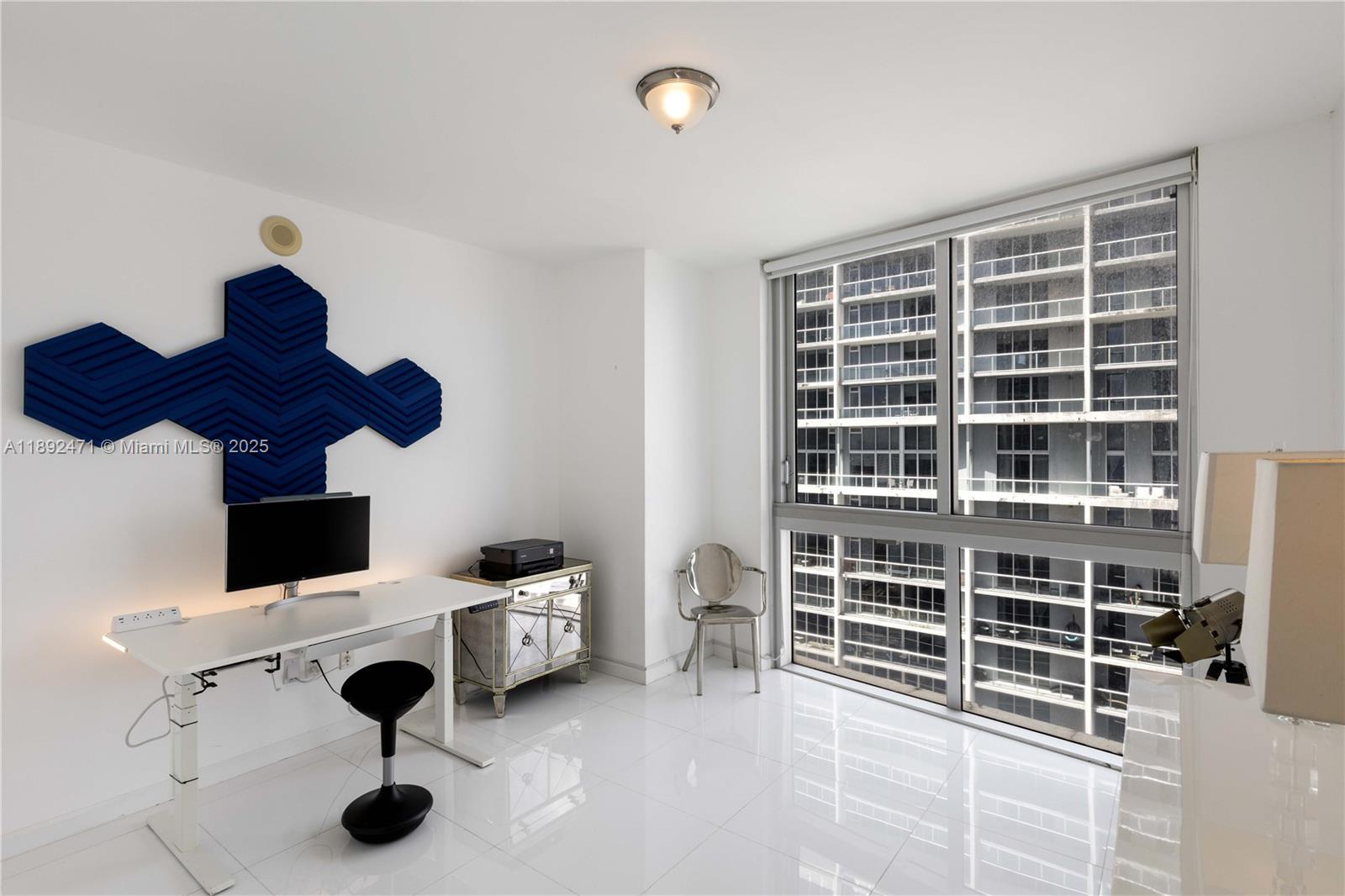 475 Brickell Ave # 4015