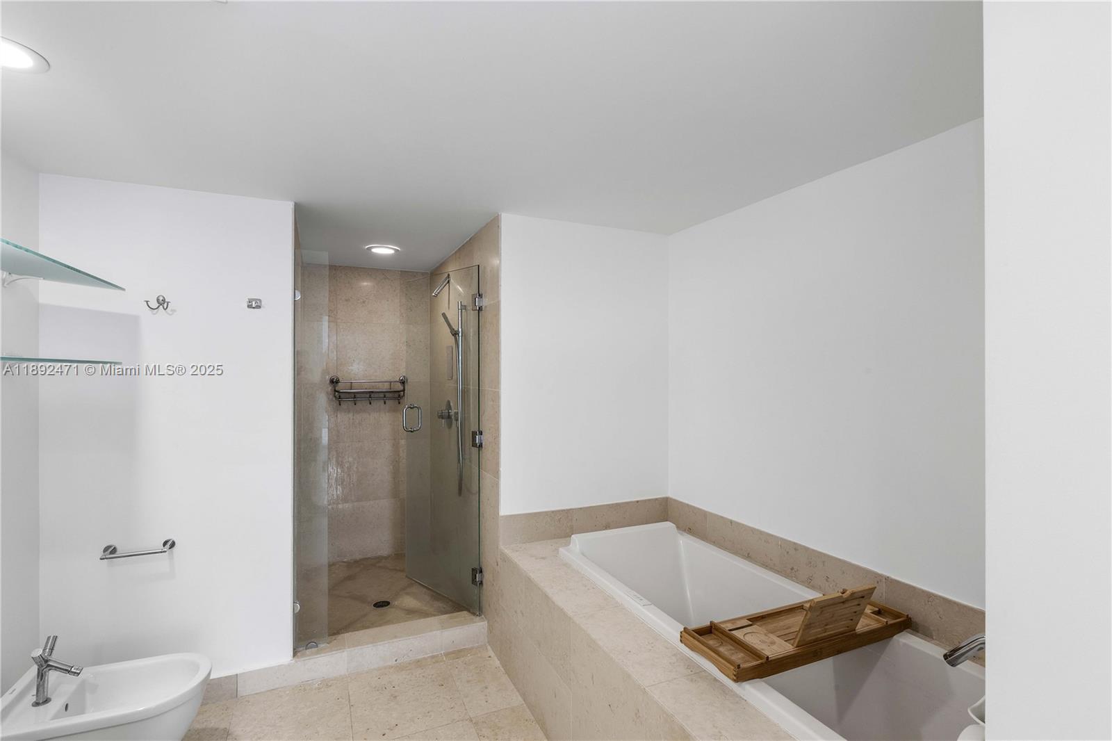 475 Brickell Ave # 4015