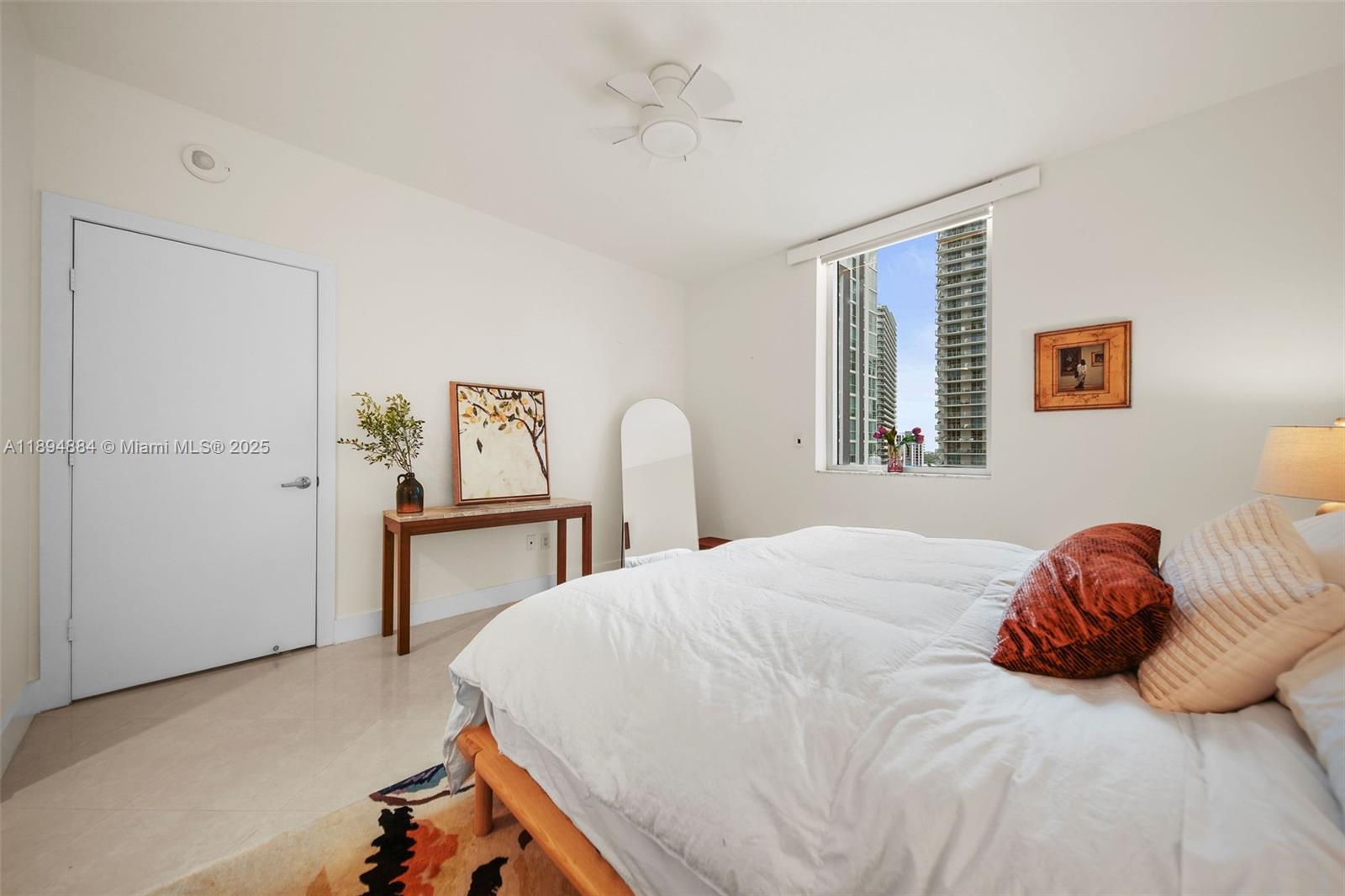 1060 Brickell Ave # 1513