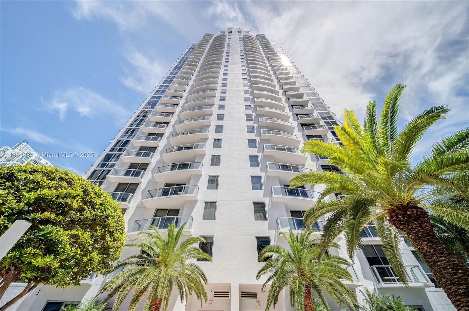 1060 Brickell Ave # 1513