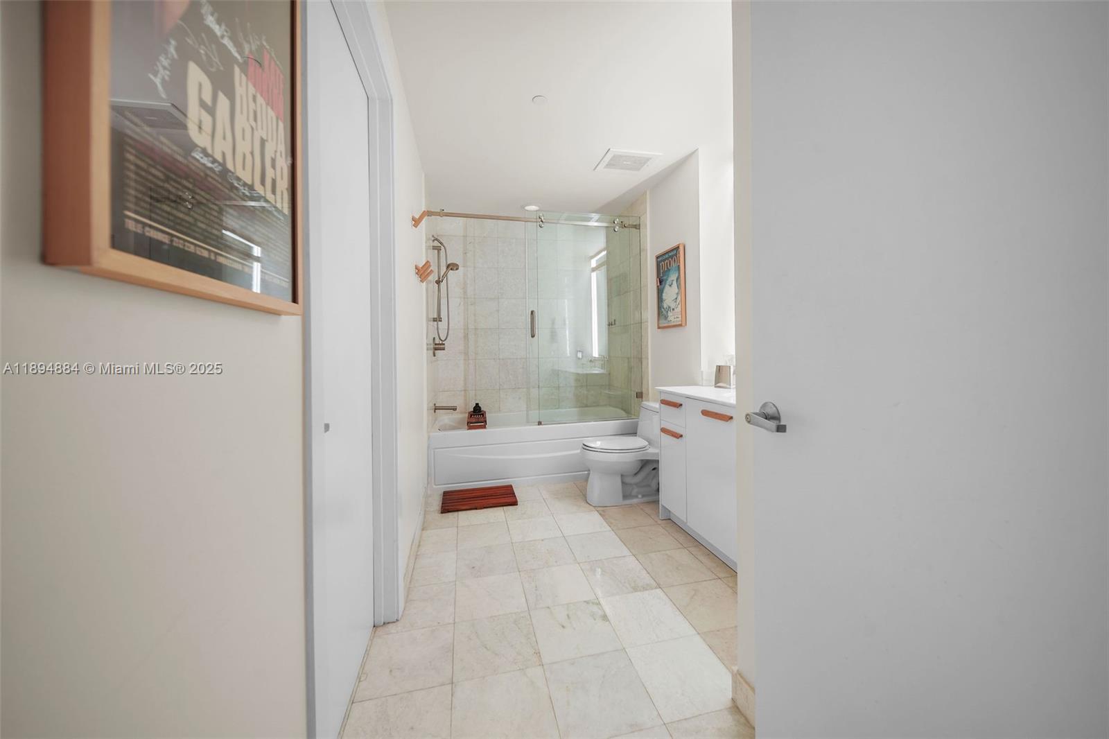 1060 Brickell Ave # 1513