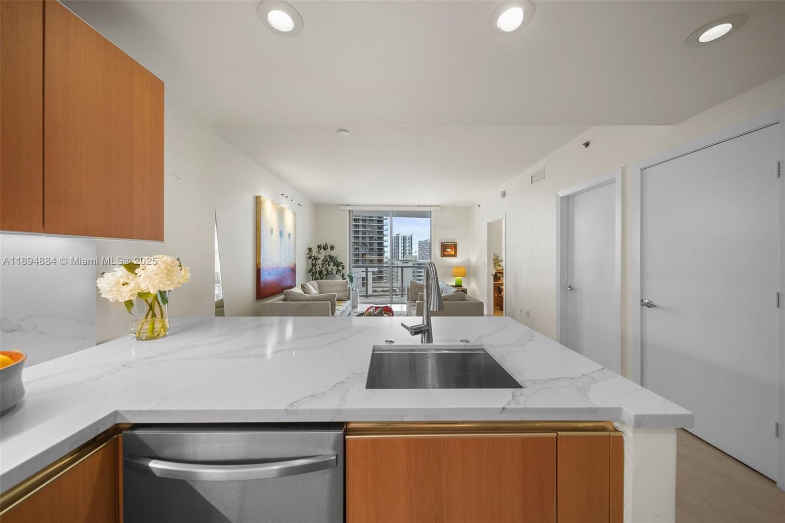 1060 Brickell Ave # 1513