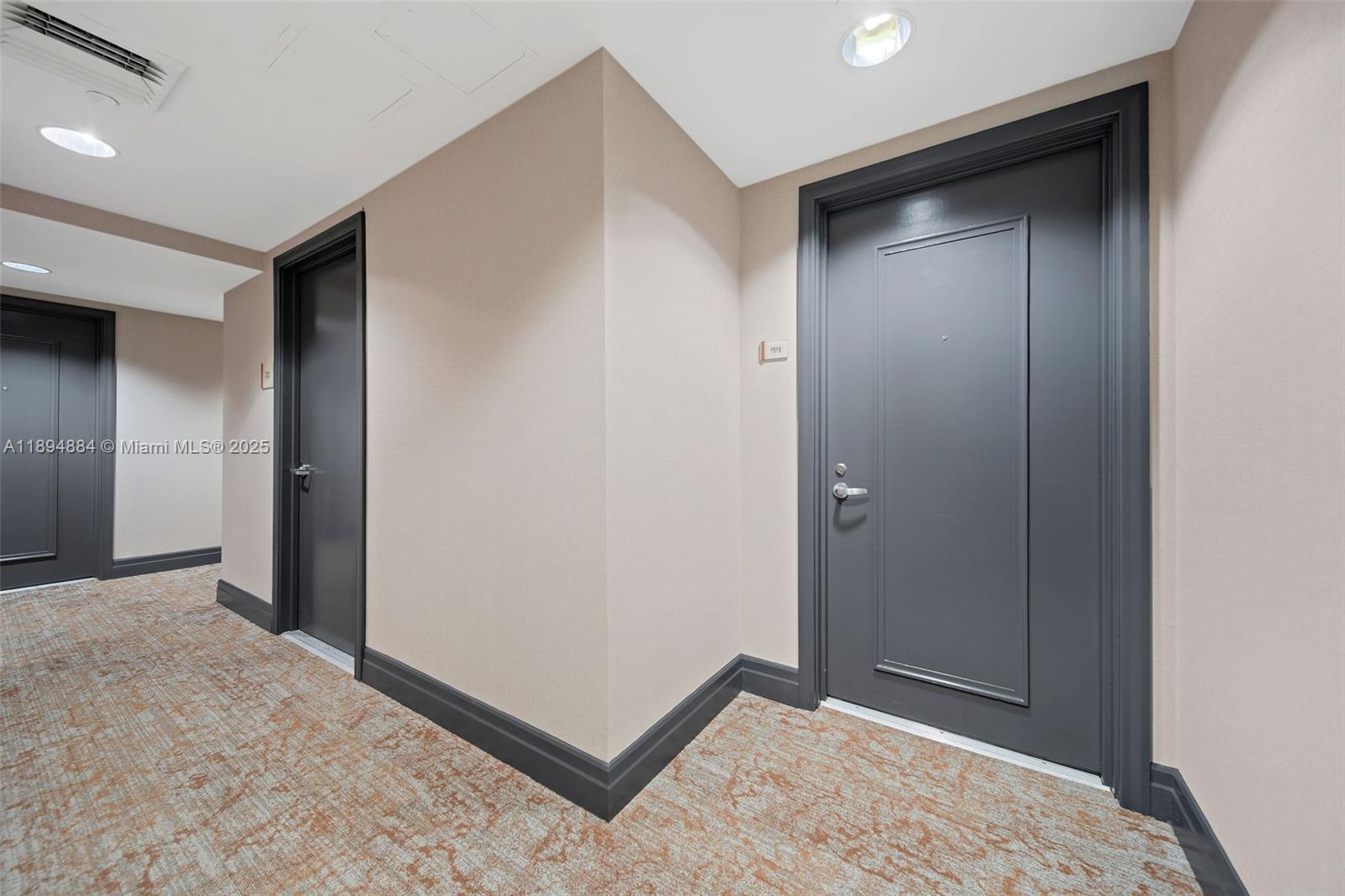 1060 Brickell Ave # 1513