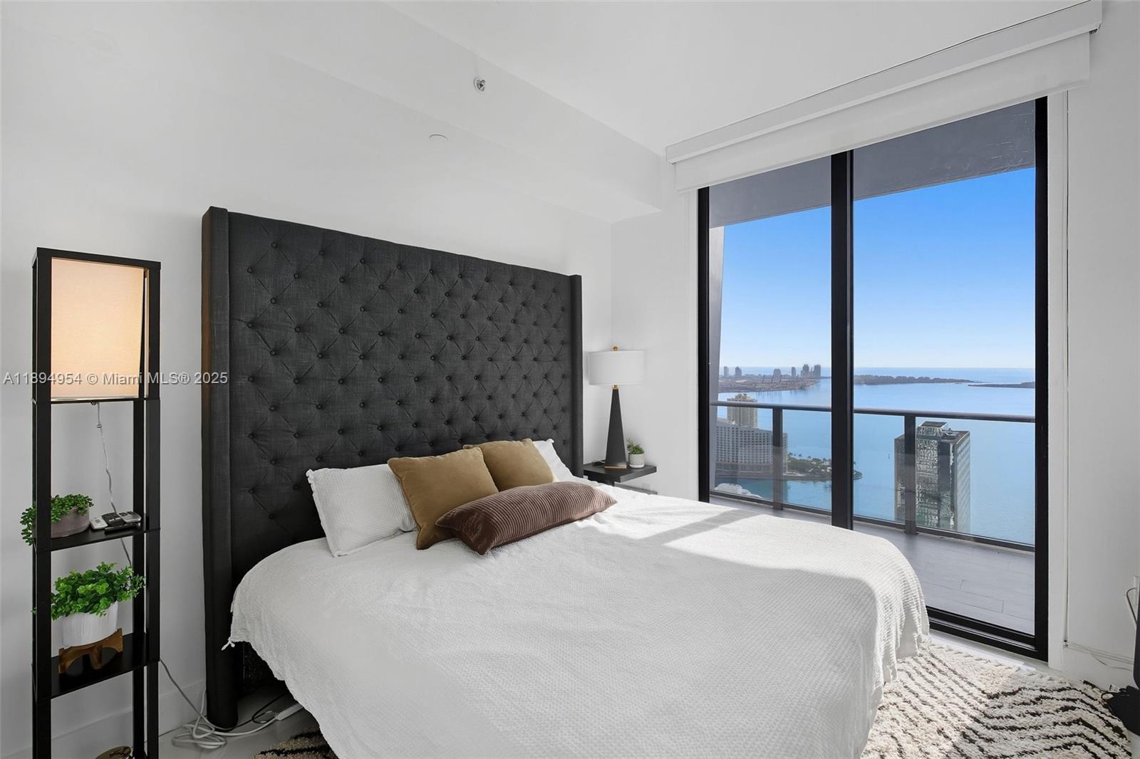 1010 Brickell Ave # 4704