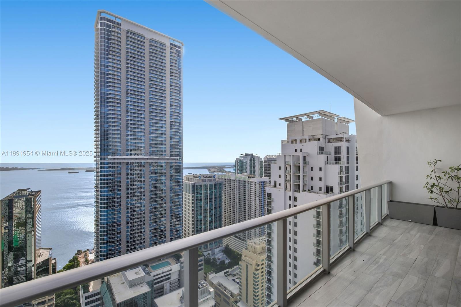 1010 Brickell Ave # 4704