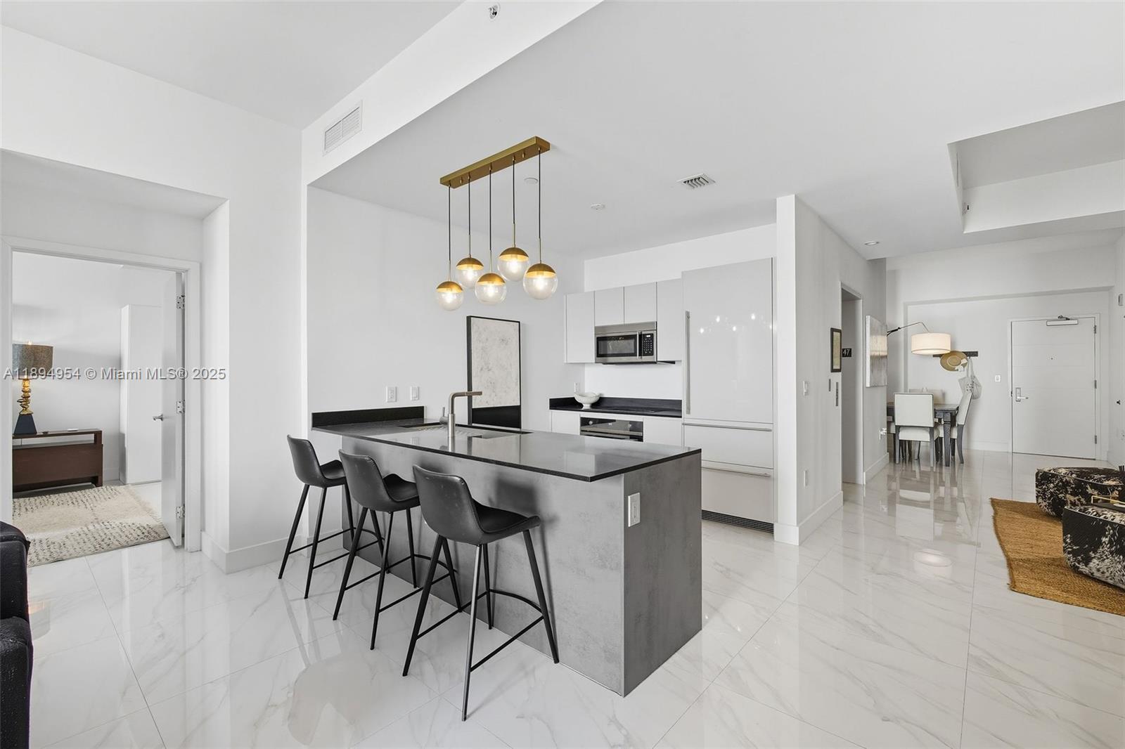 1010 Brickell Ave # 4704