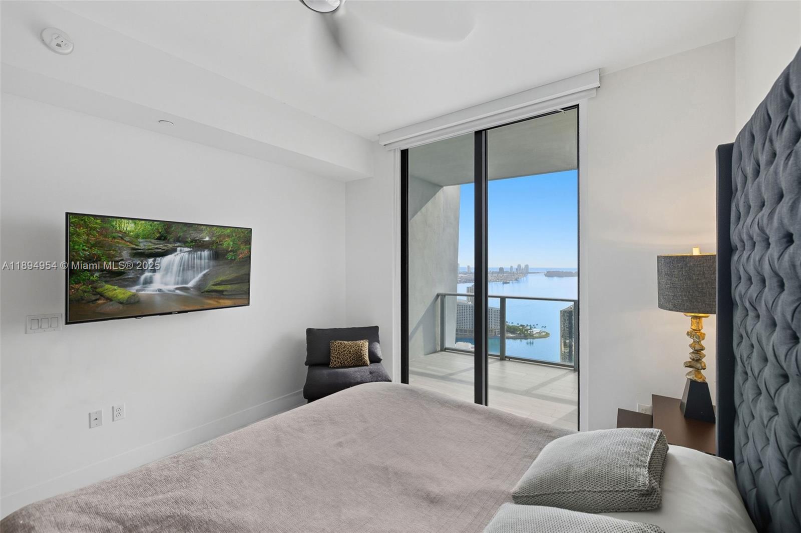 1010 Brickell Ave # 4704