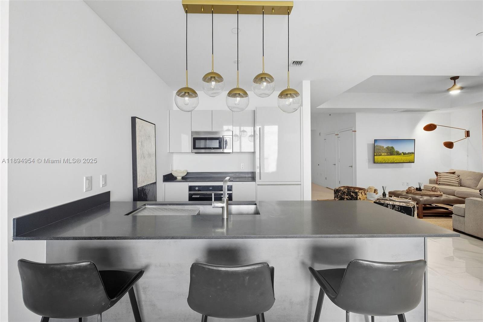 1010 Brickell Ave # 4704