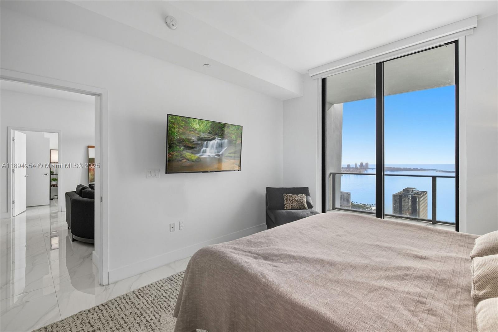 1010 Brickell Ave # 4704