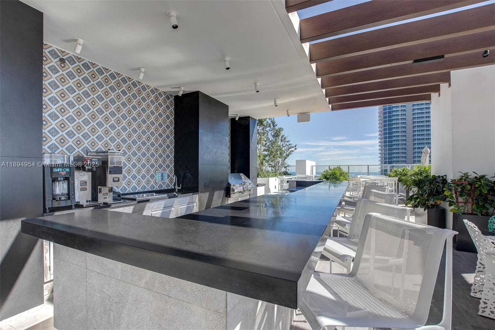 1010 Brickell Ave # 4704